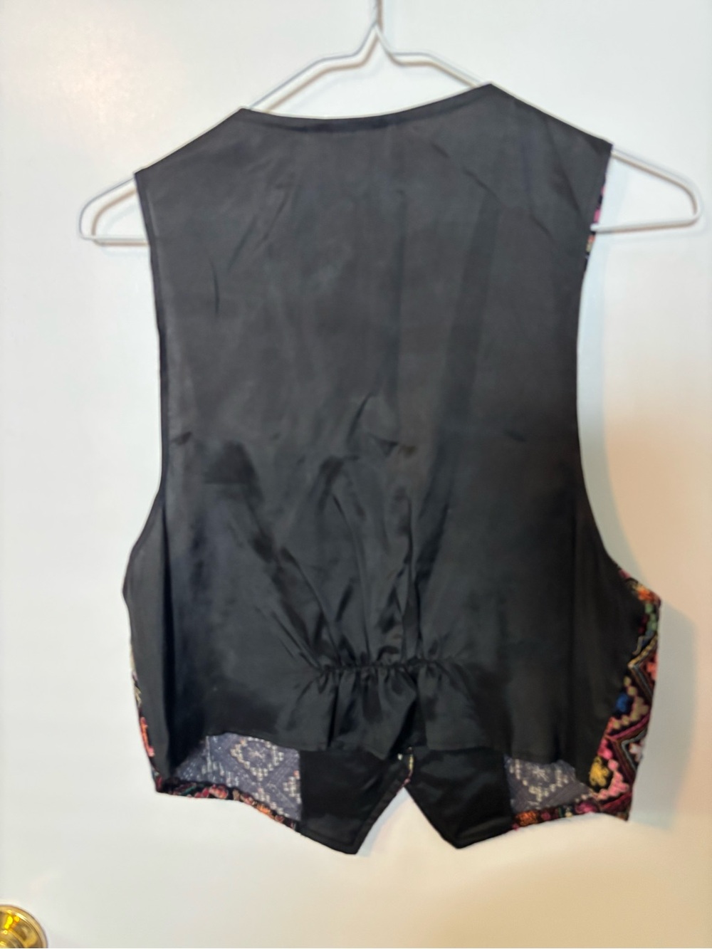 Vintage Quiet Luxury Feminine Embroidered Christina Vest Women’s Medium - Picture 5 of 6